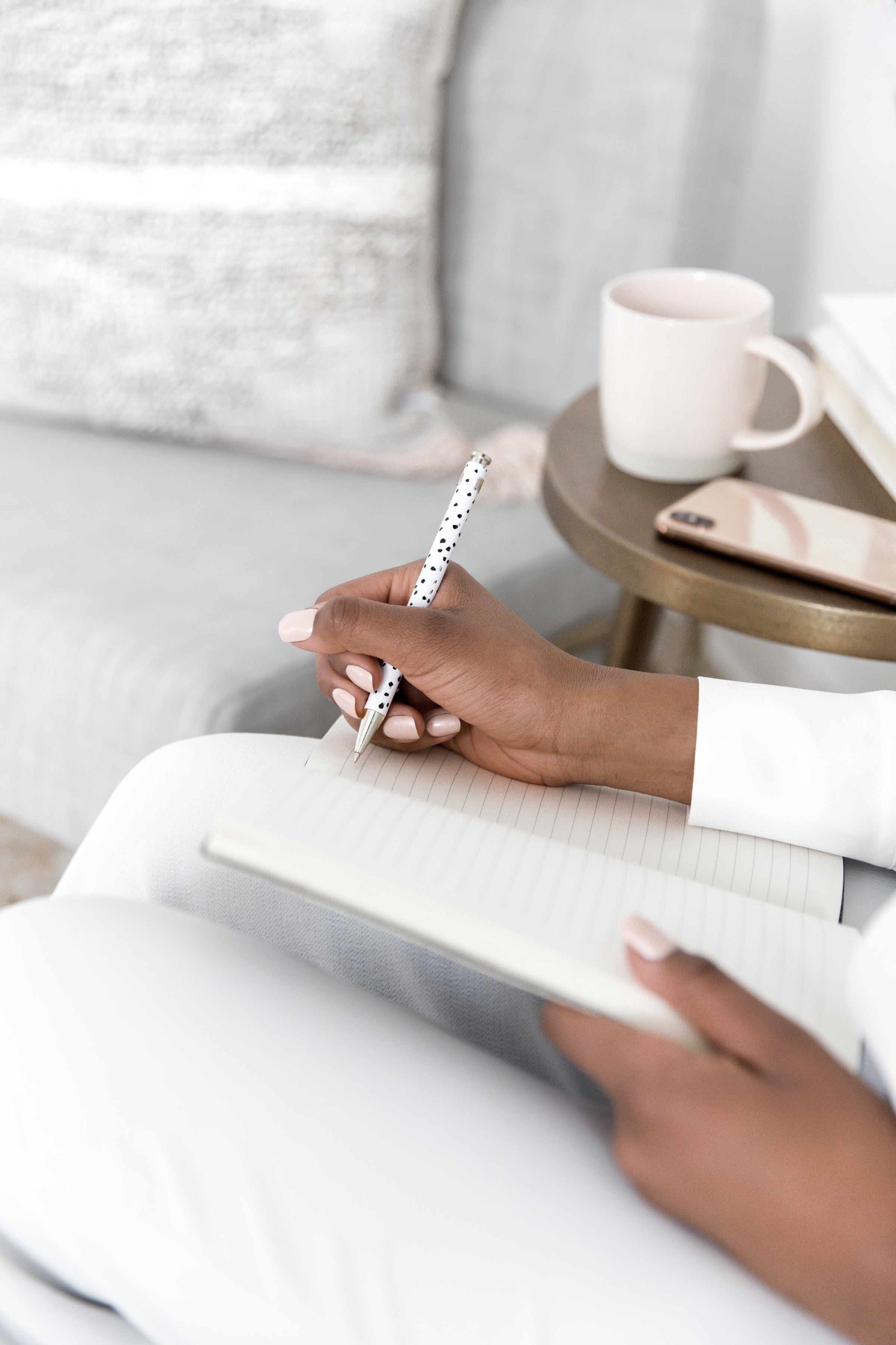 Start Your Morning with Intention: Journaling and Essential Oils