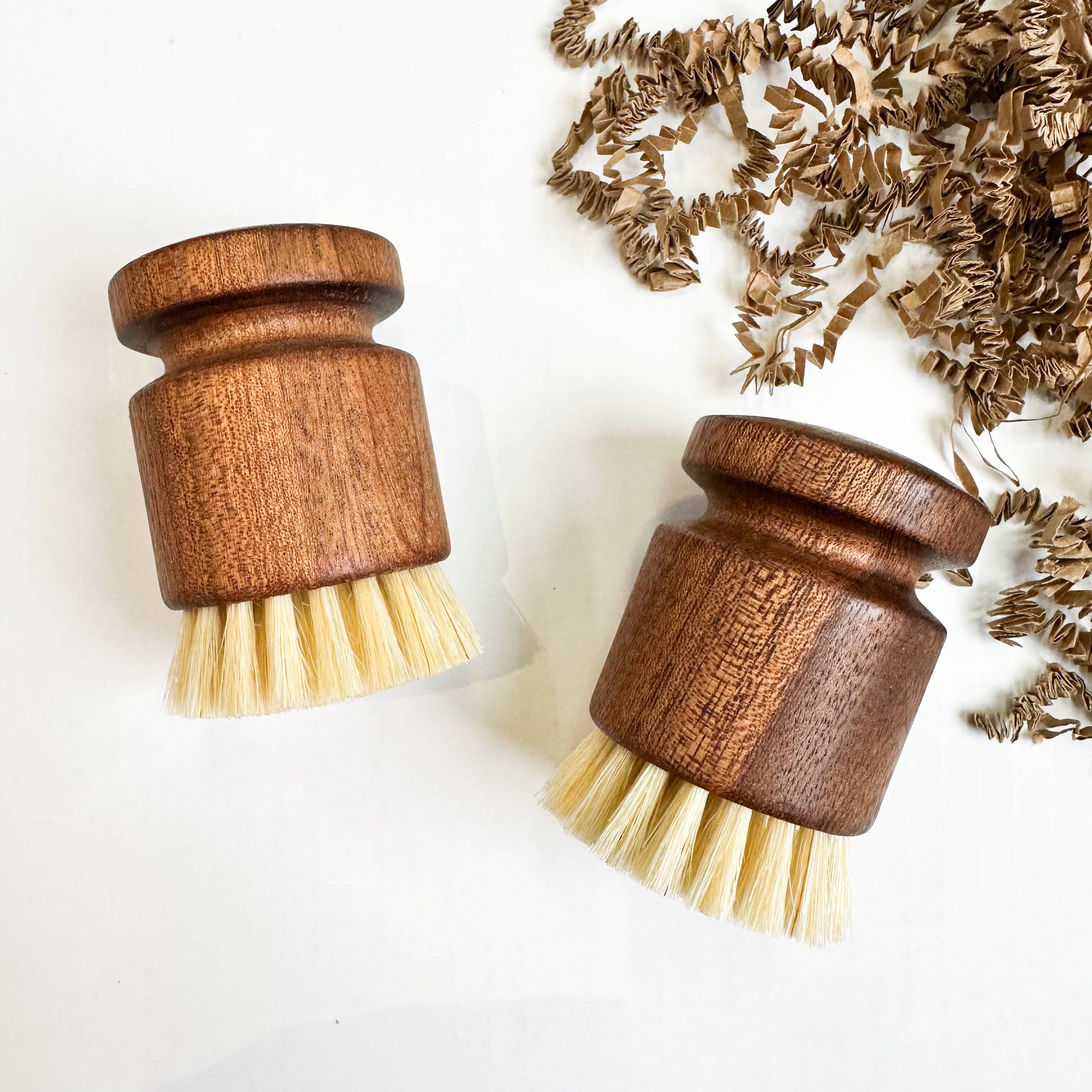 Smile Boutiques - Plastic Free Kitchen Brush with Natural Bristles