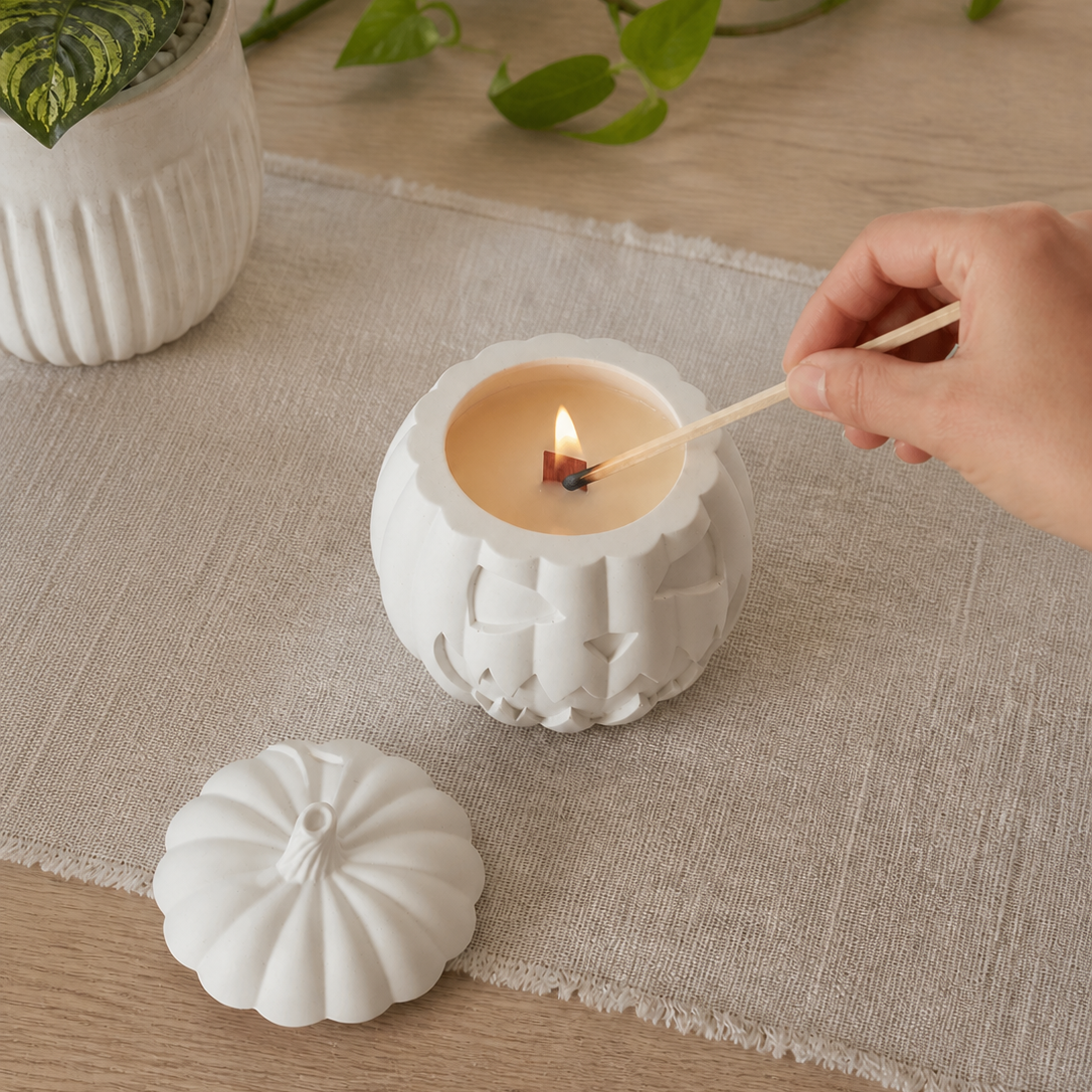Studio Akiyo - Pumpkin Hollow Soy Candle Pumpkin Caramel | Fall Autumn