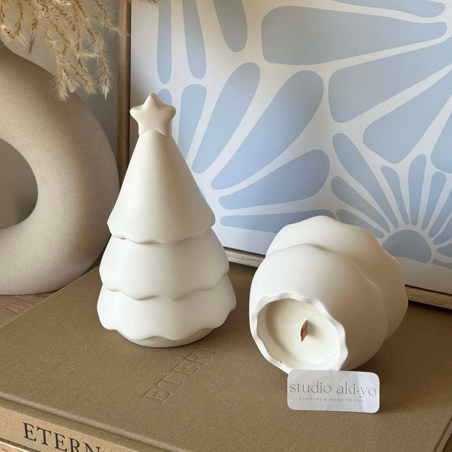 Studio Akiyo - Winter Forest Tree Soy Candle White Fir Peach | Holiday