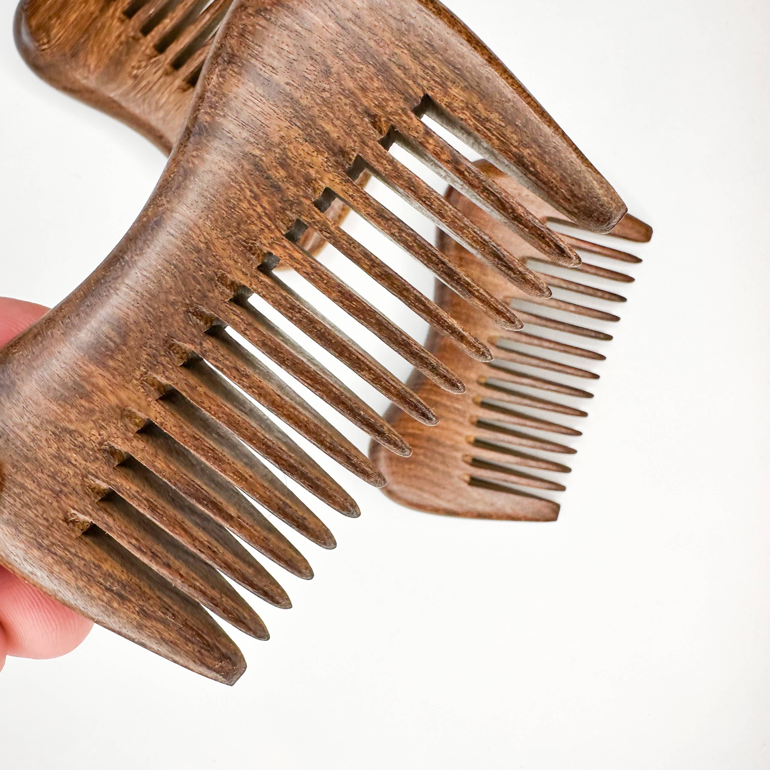 Smile Boutiques - Eco-Friendly Natural Sandalwood Detangling Comb