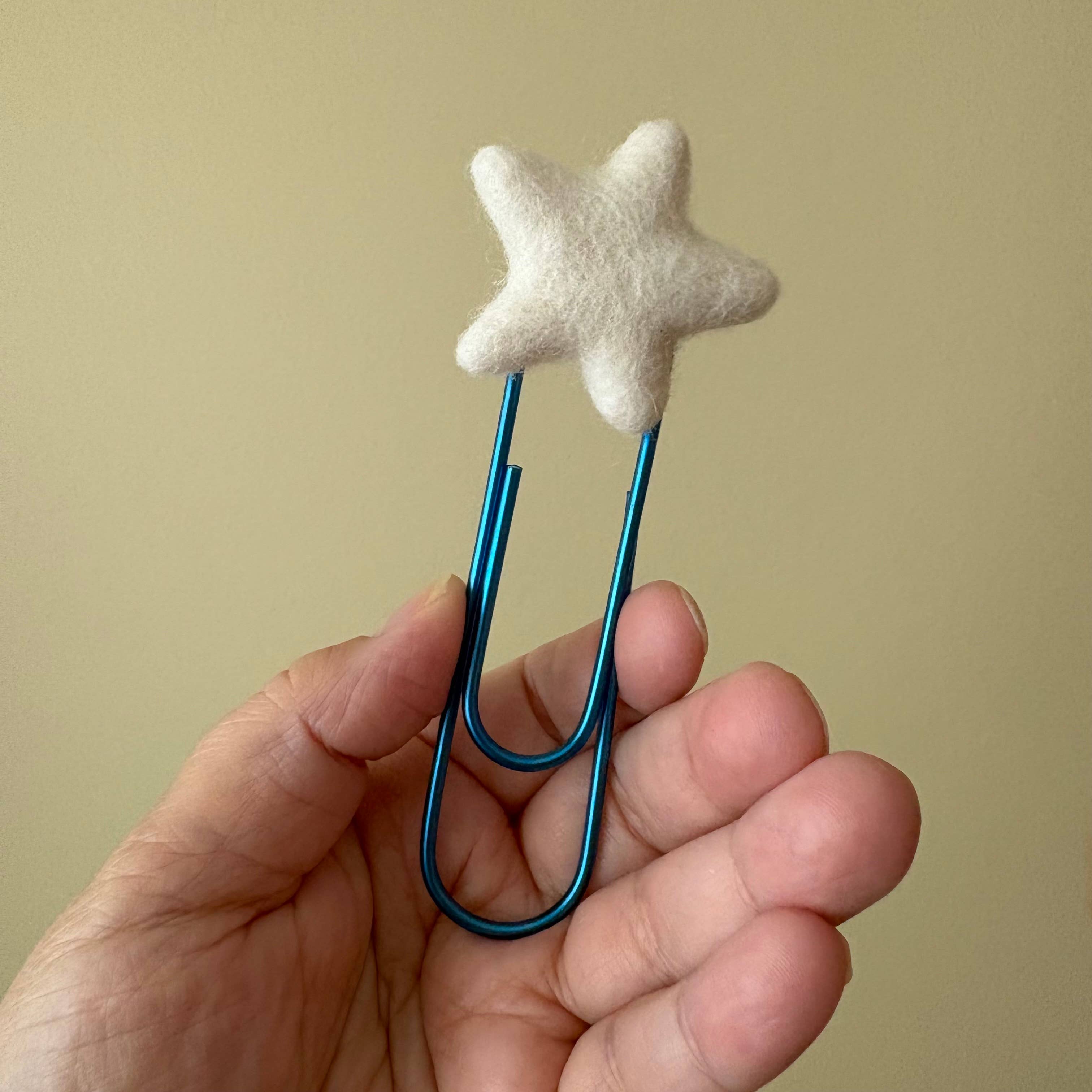 ForgetBKnot - Bookmark- Felt Star & Oversized Paperclip Bookmark