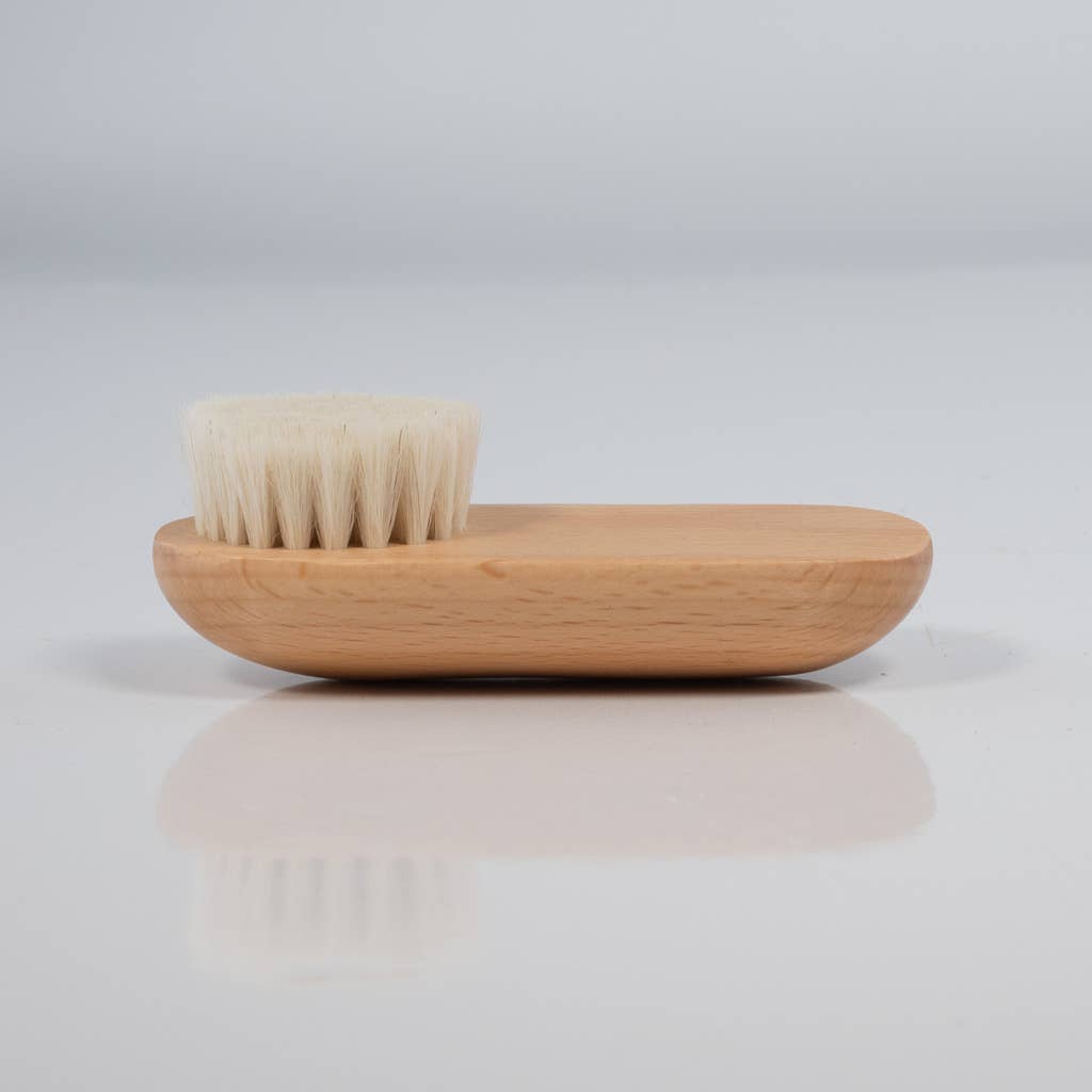 Dry brush for face