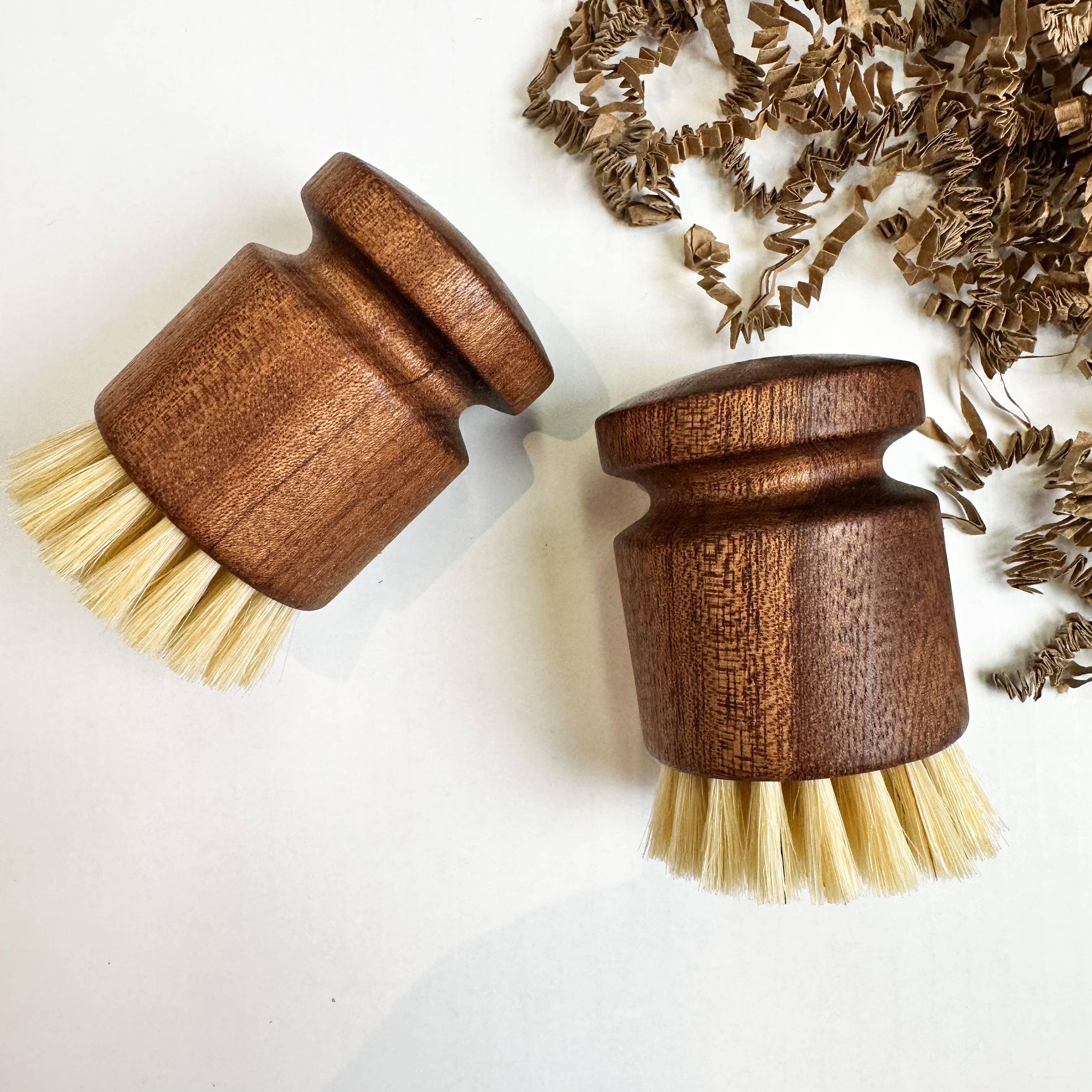 Smile Boutiques - Plastic Free Kitchen Brush with Natural Bristles