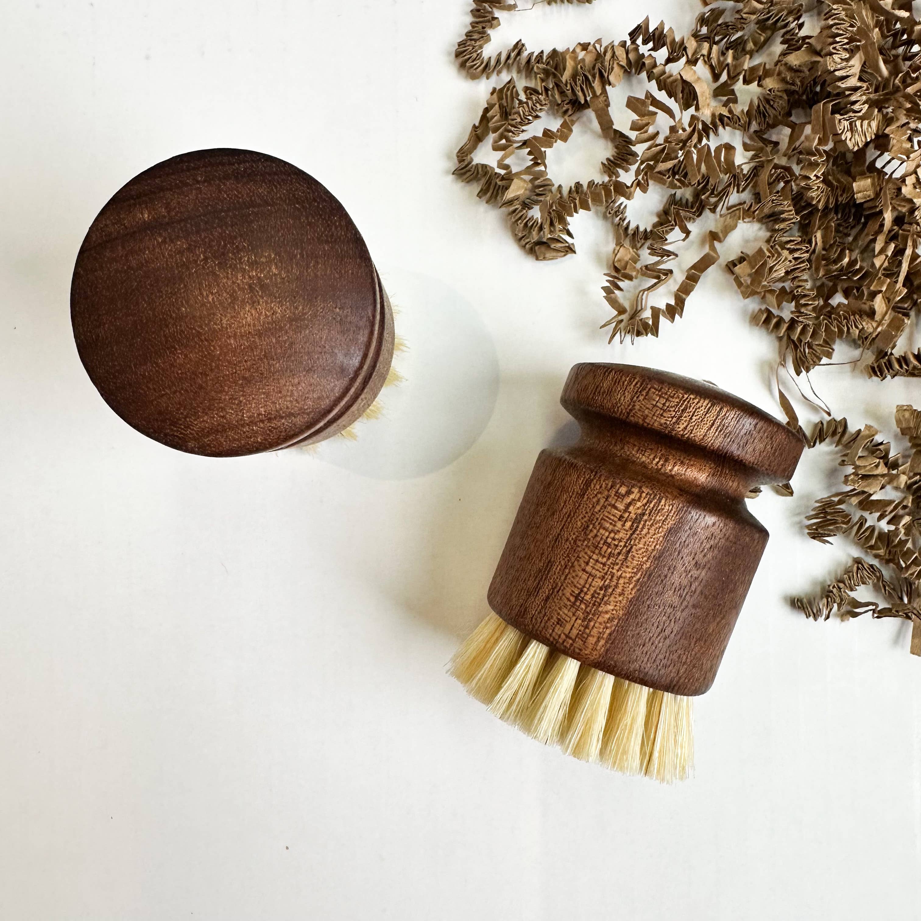 Smile Boutiques - Plastic Free Kitchen Brush with Natural Bristles