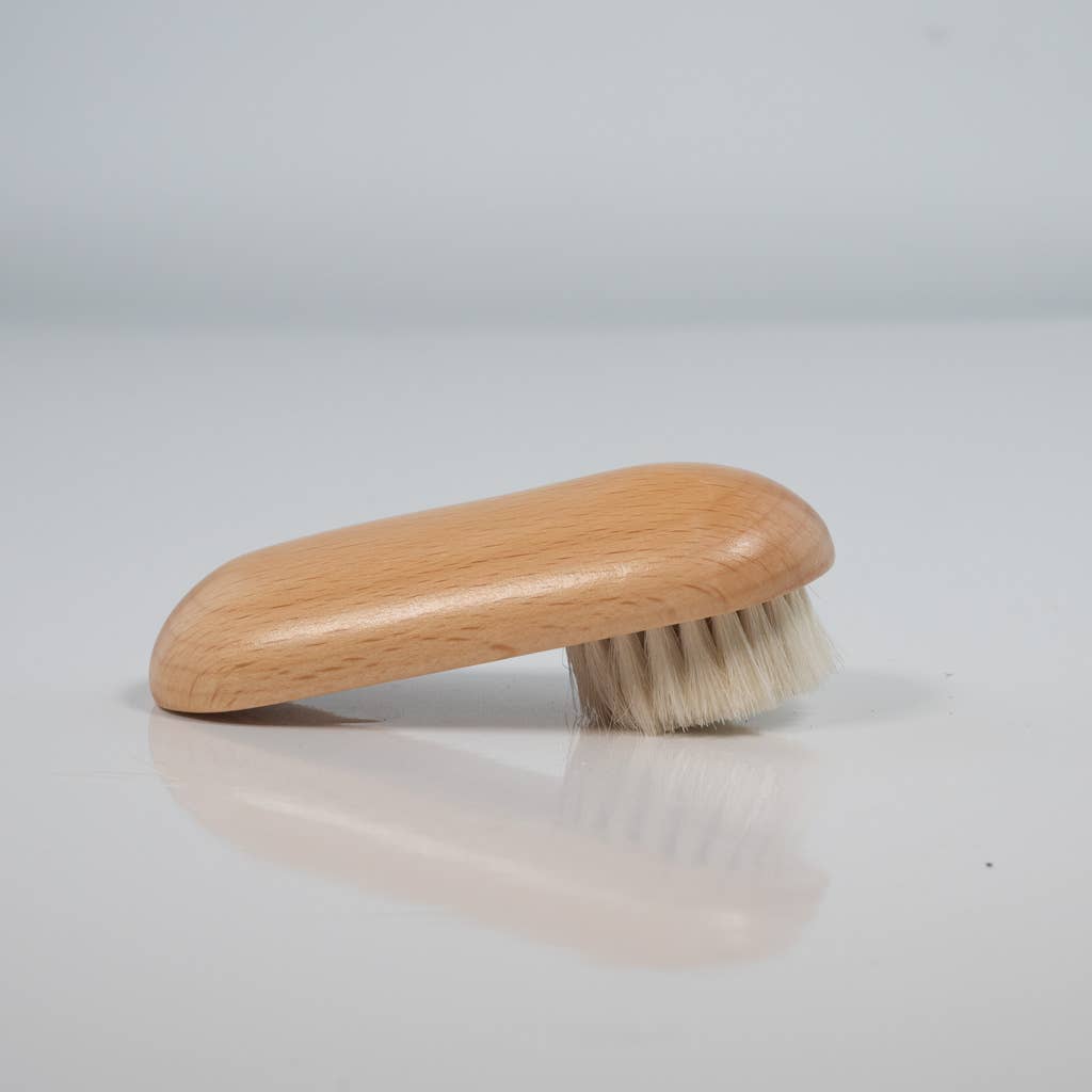 Dry brush for face